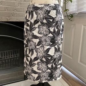 Chapter One Black & White Floral Print Pencil Skirt